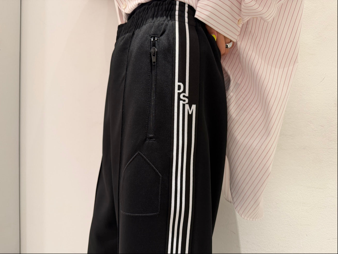 TRACKSUIT PANTS（UNISEX）
