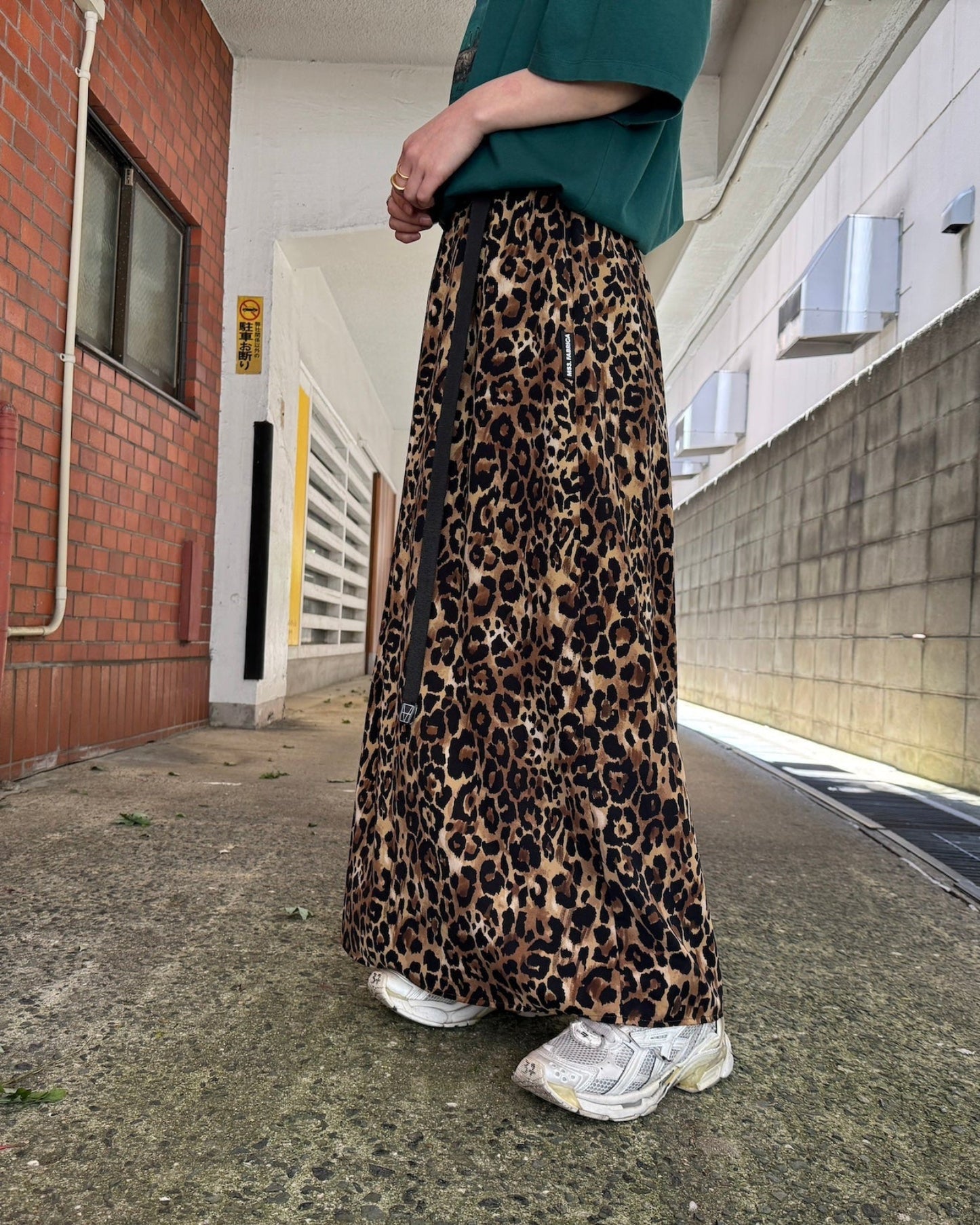 BELTED LEOPARD SKIRT