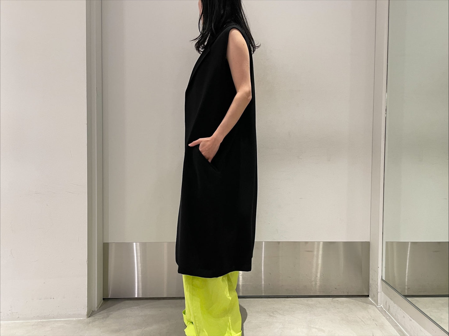 LONG VEST