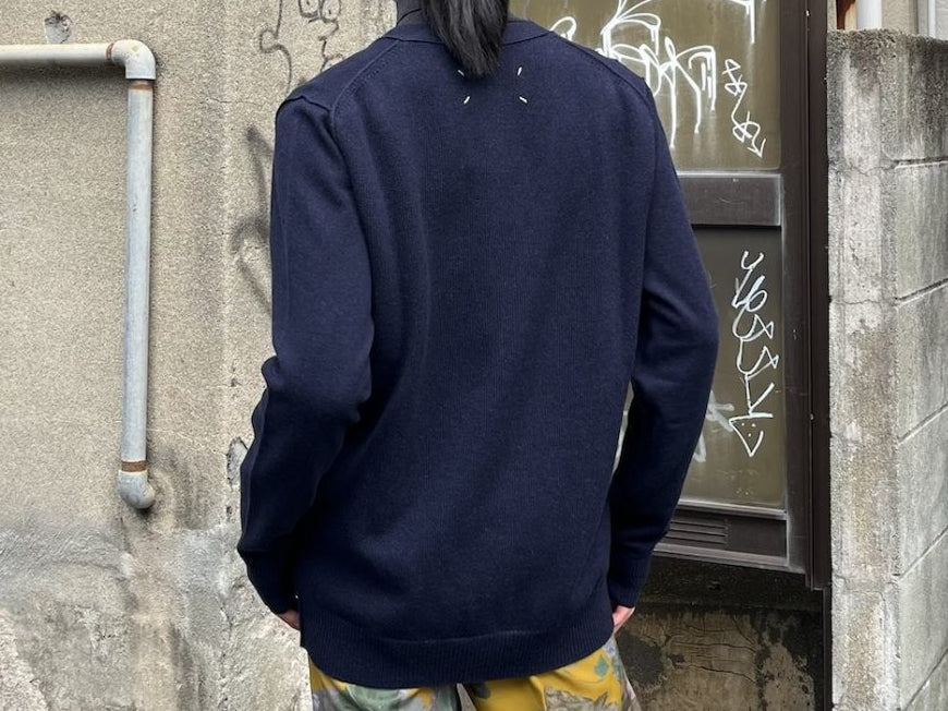 Vネックカーディガン