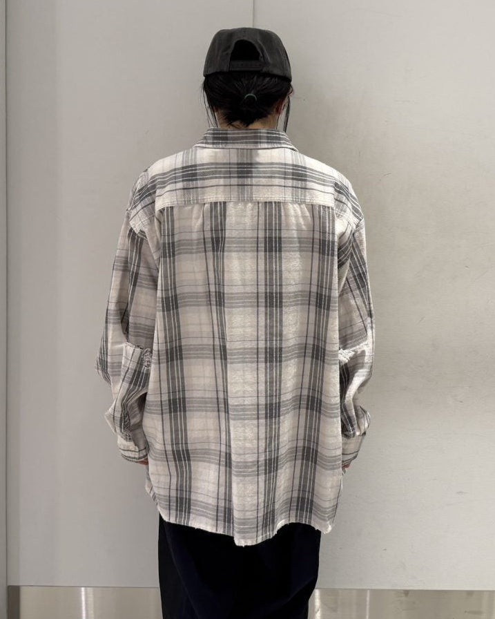 DISTRESSED PLAID SHIRT