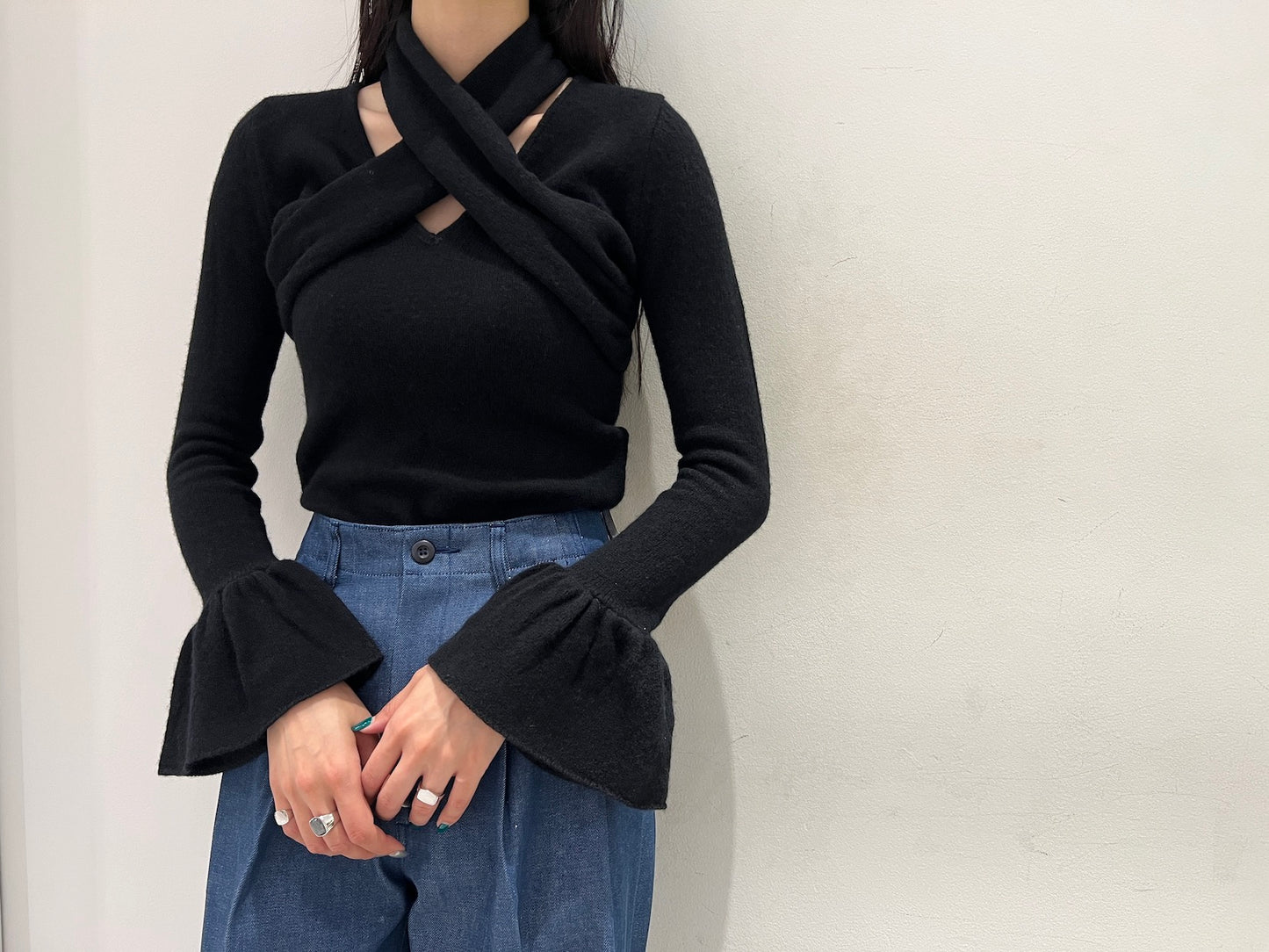 CROSS KNITTED TOP【24AW】