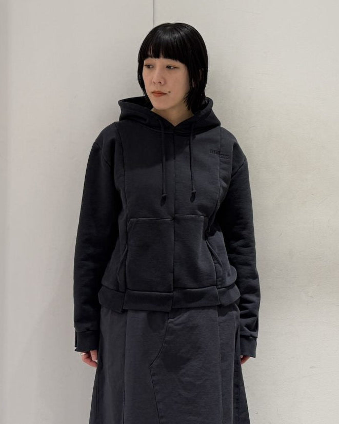 CUT-UP FITTED HOODIE（UNISEX）