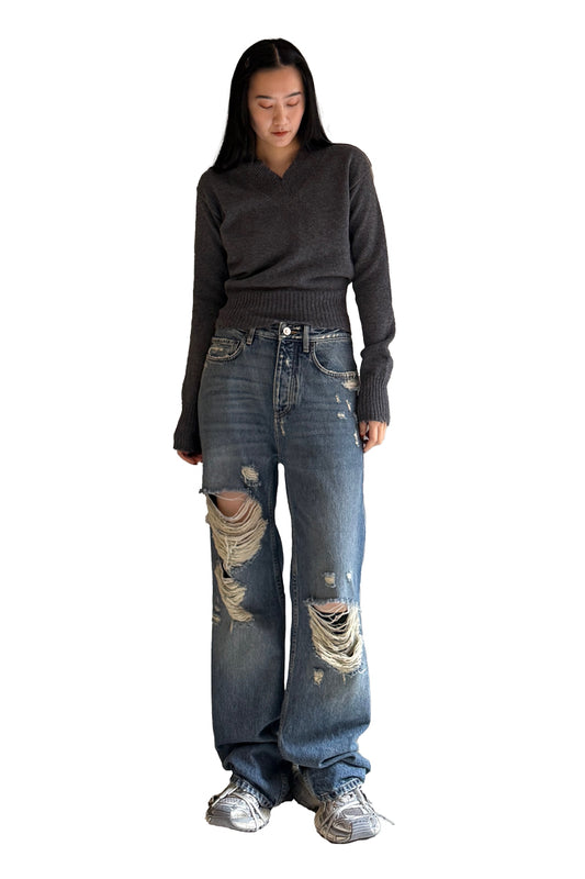 LIGHT DISTRESSED SWEATER