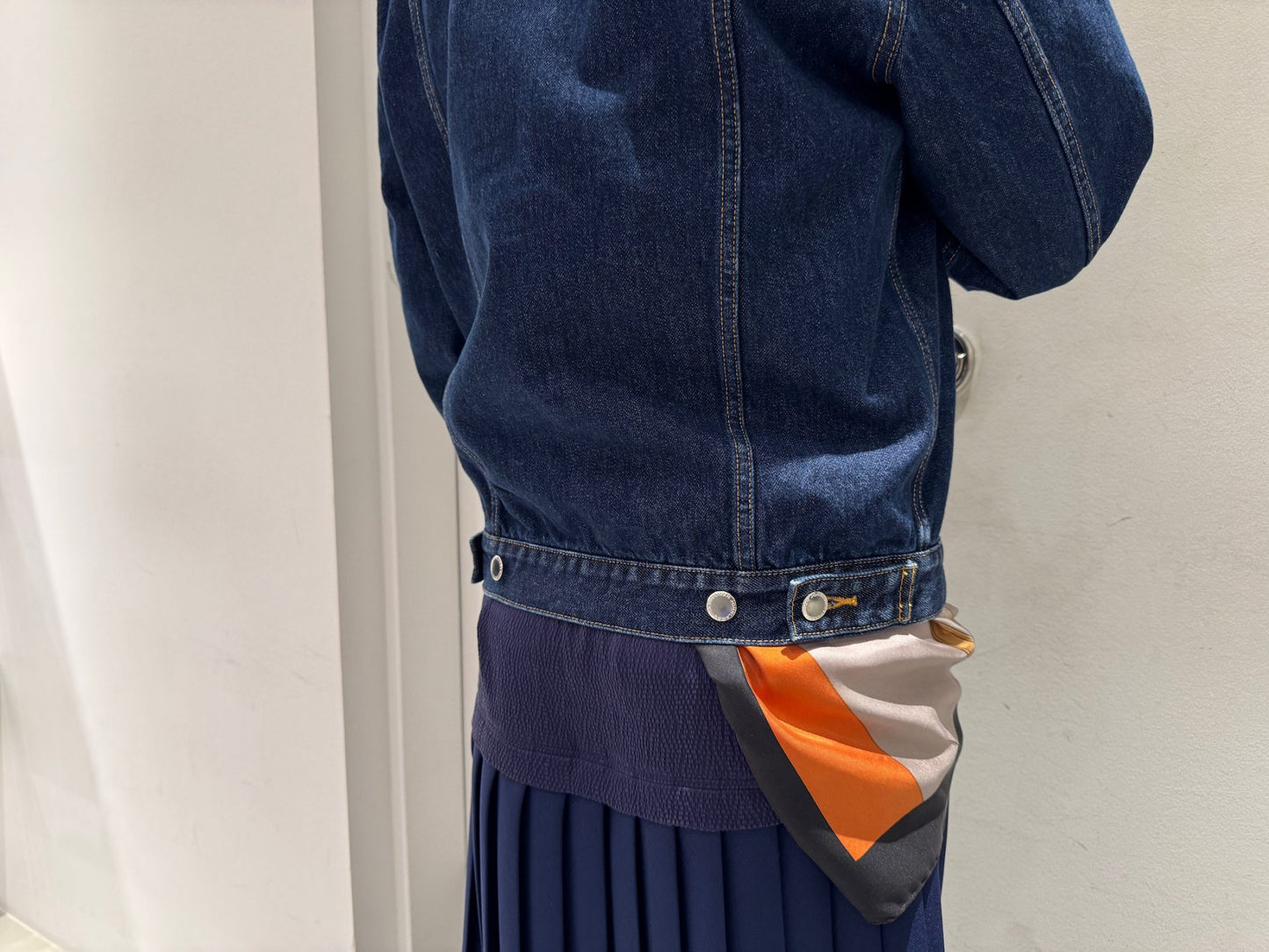 WASHED DENIM COLLARLESS JACKET（UNISEX）