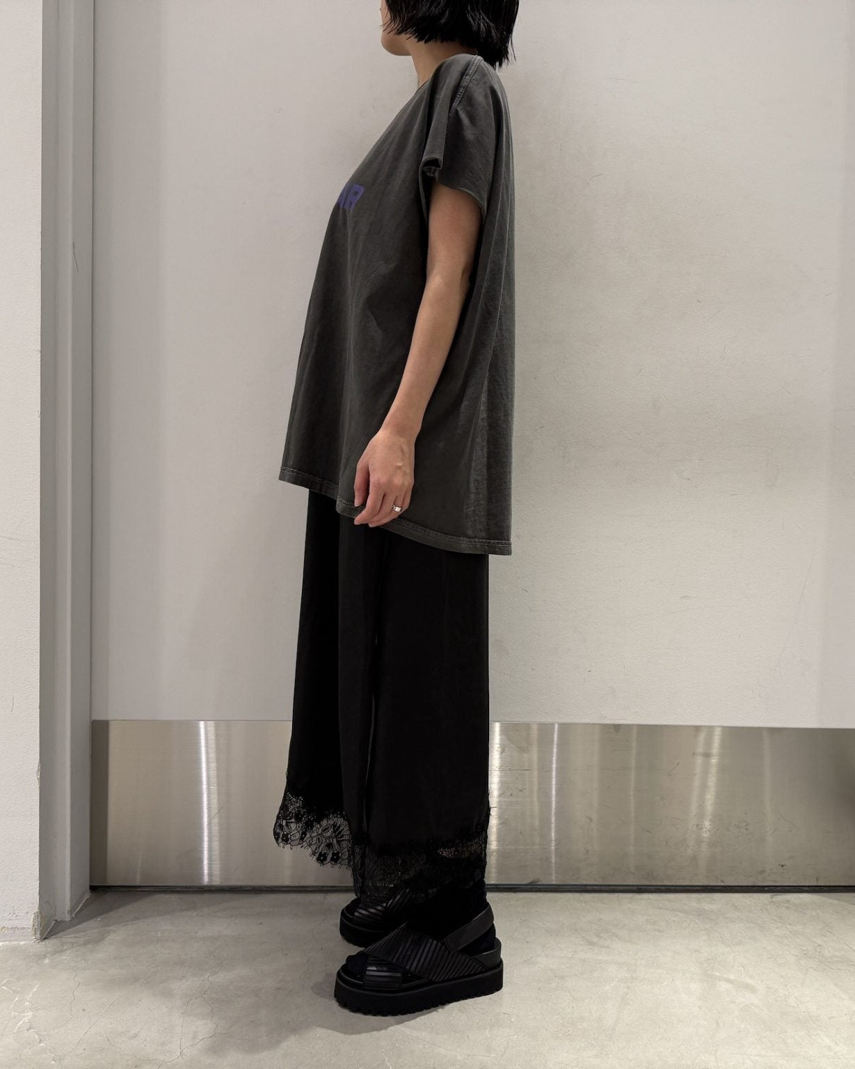”BACK STAR SOUNDS” LAYERED T-SHIRT DRESS