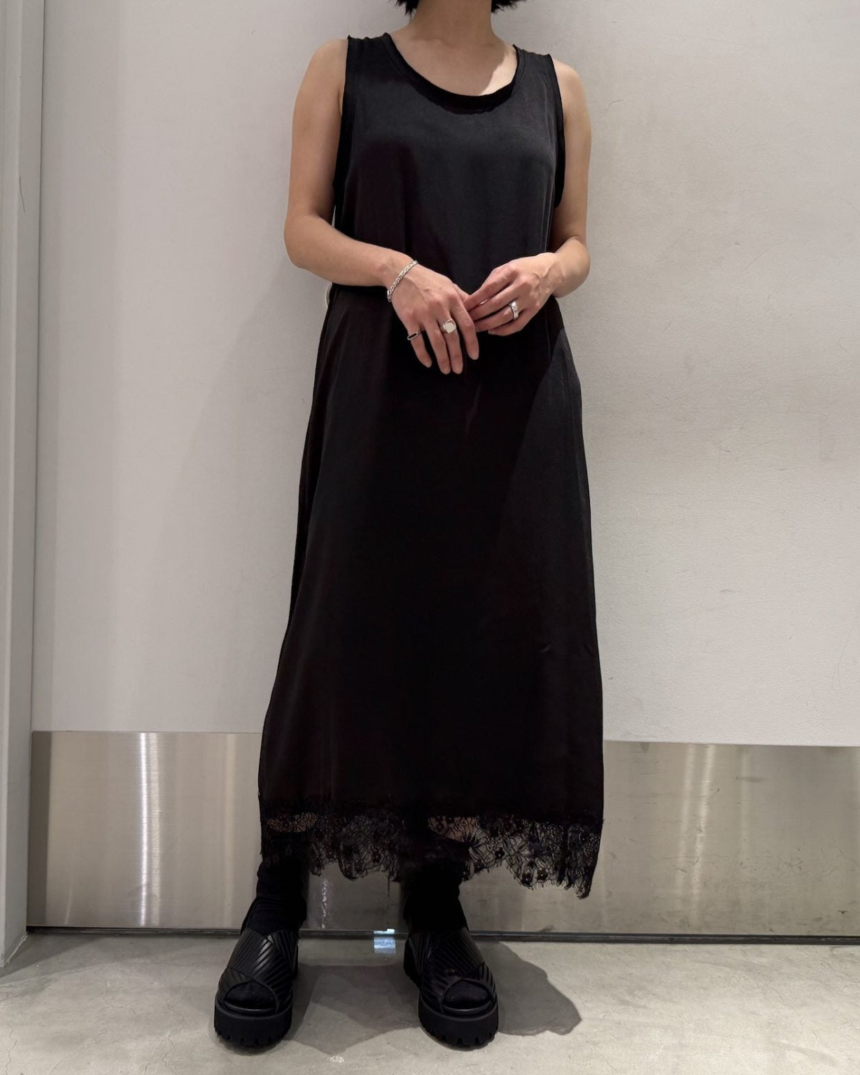 ”BACK STAR SOUNDS” LAYERED T-SHIRT DRESS