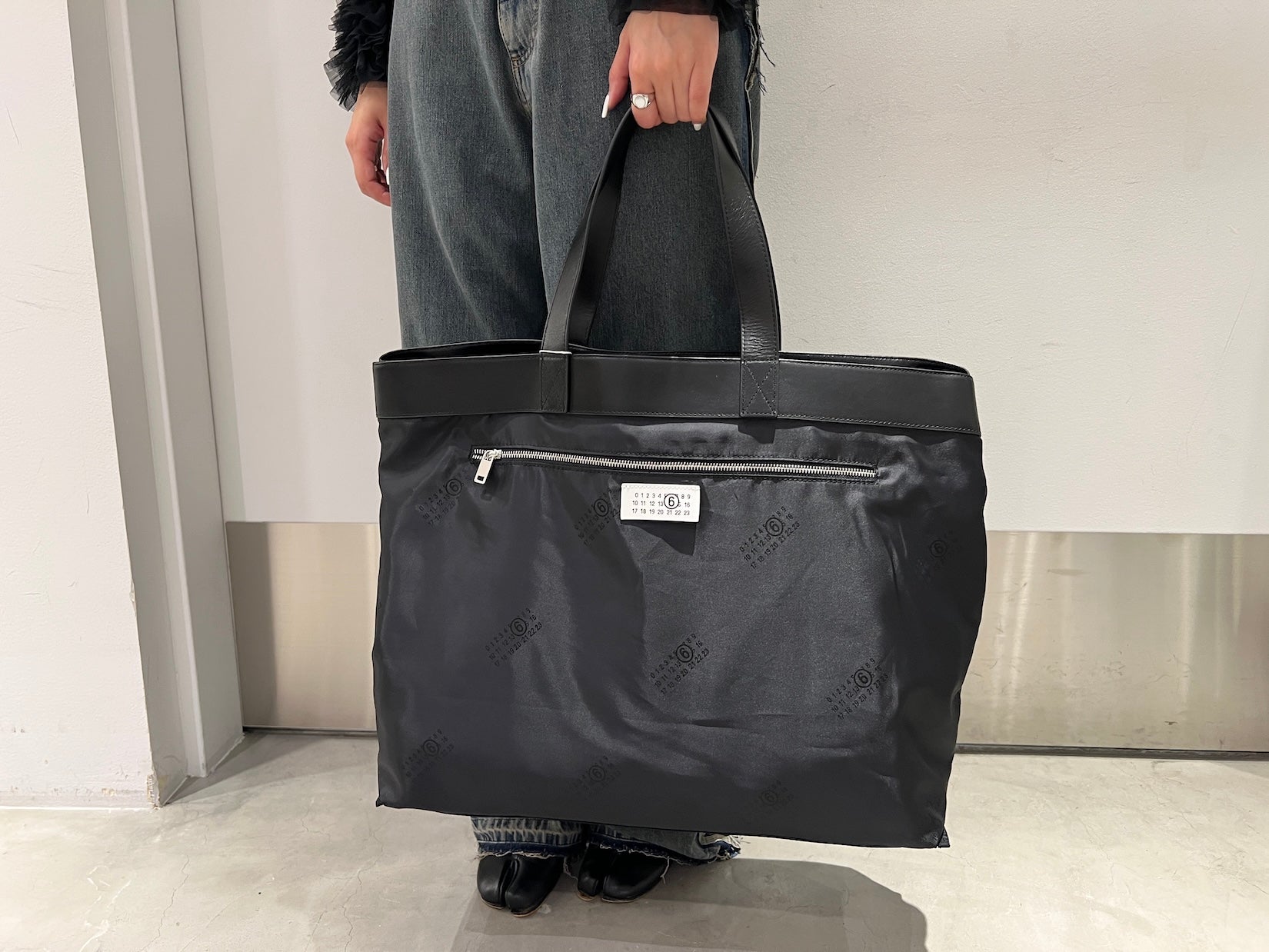 リバーストートバッグ｜MM6 MAISON MARGIELA（エムエムシックス）通販