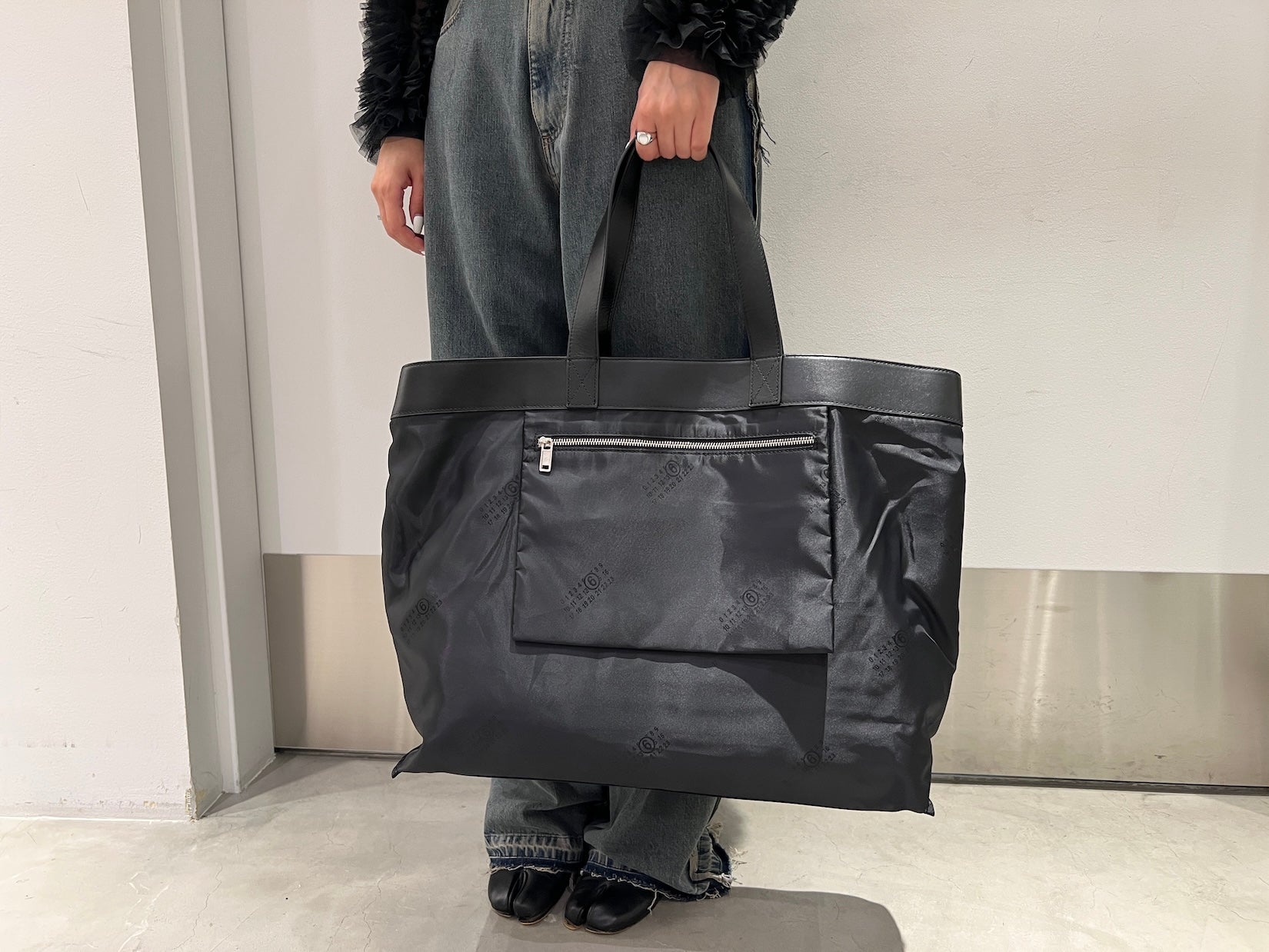 リバーストートバッグ｜MM6 MAISON MARGIELA（エムエムシックス）通販