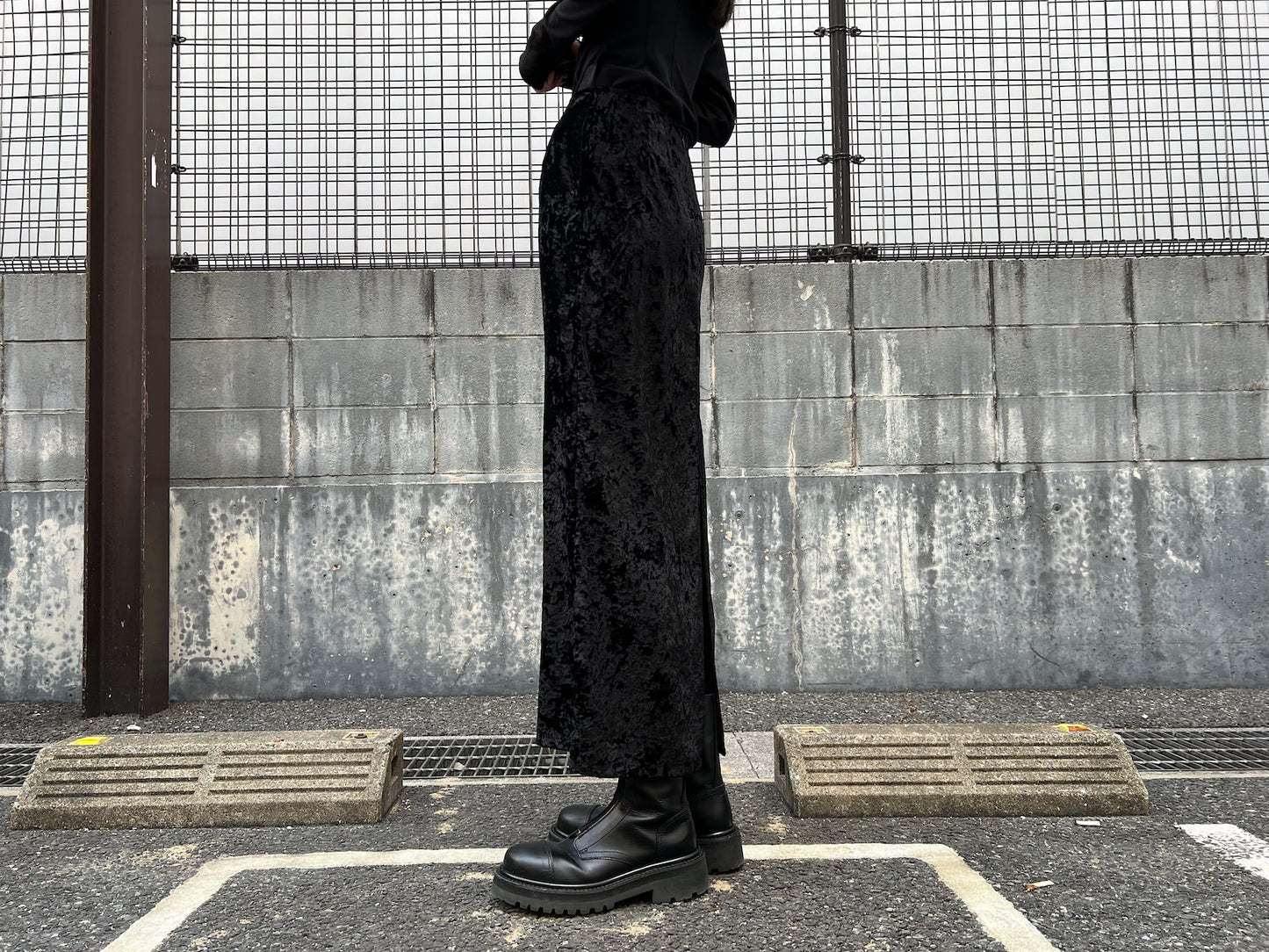 CRUSHED VELVET LONG SKIRT【25SS】