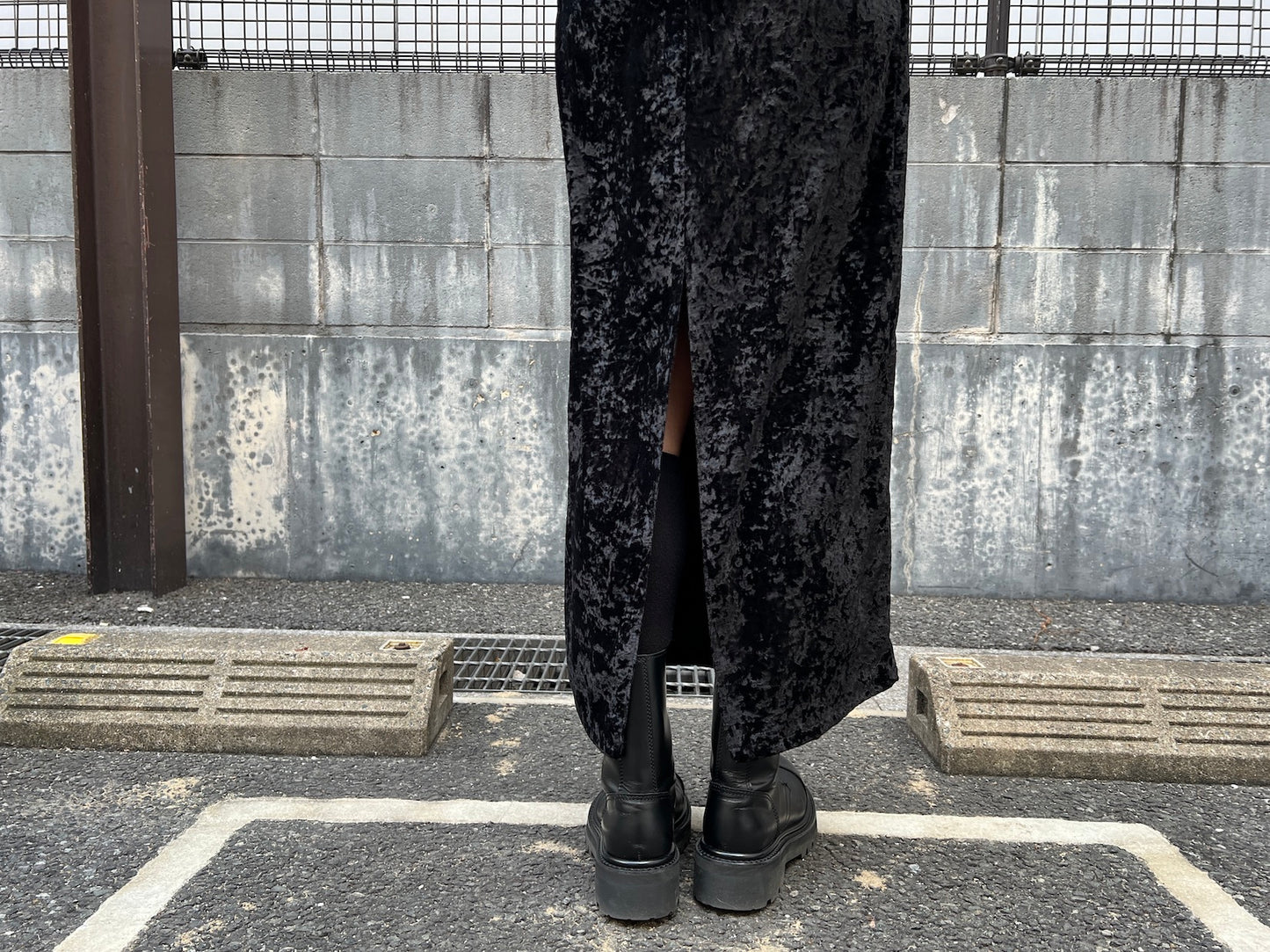 CRUSHED VELVET LONG SKIRT【25SS】