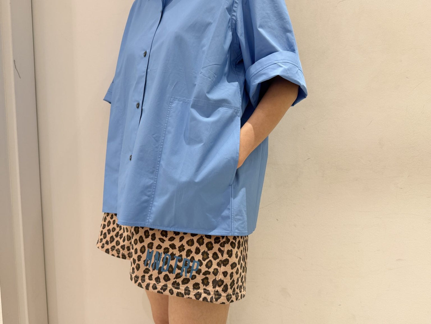 short sleeve shirt with pockets