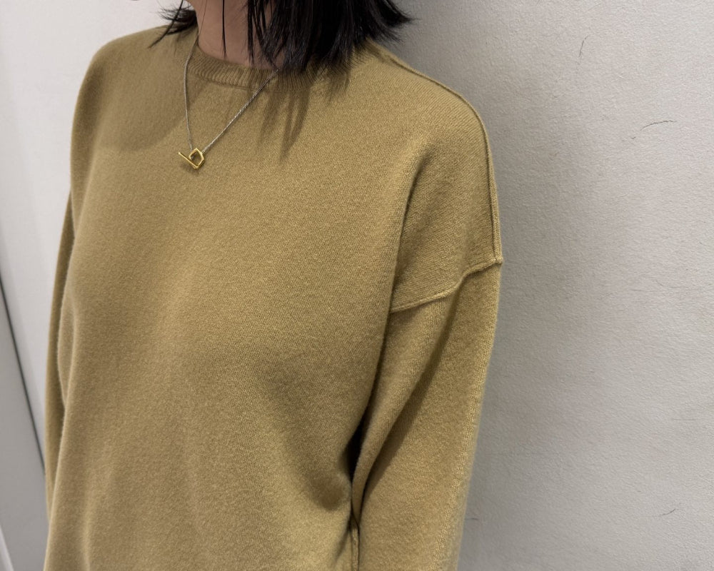 pullover c-neck long sleeves
