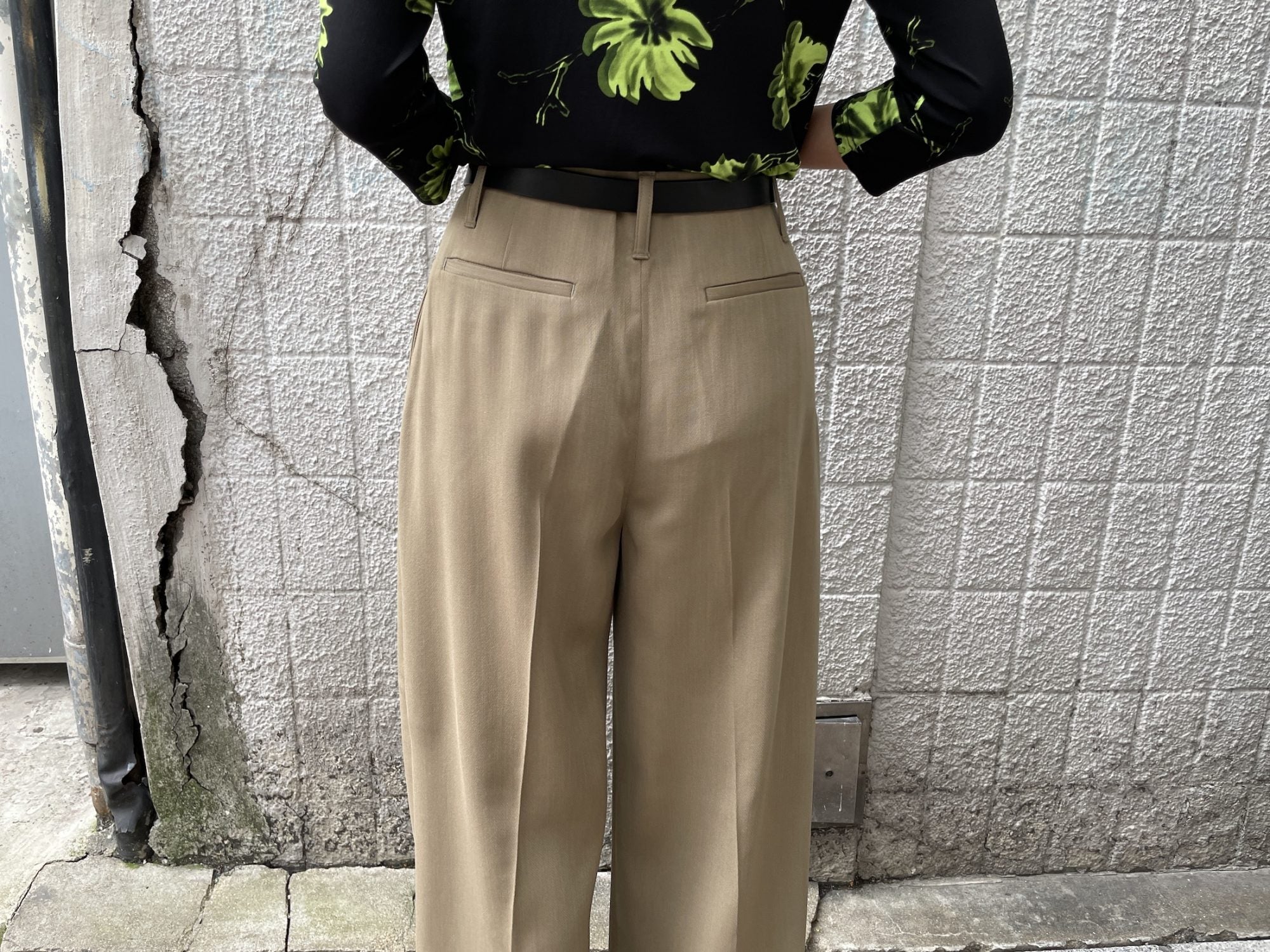 センターシームワイドパンツ – Moggie co-op Online