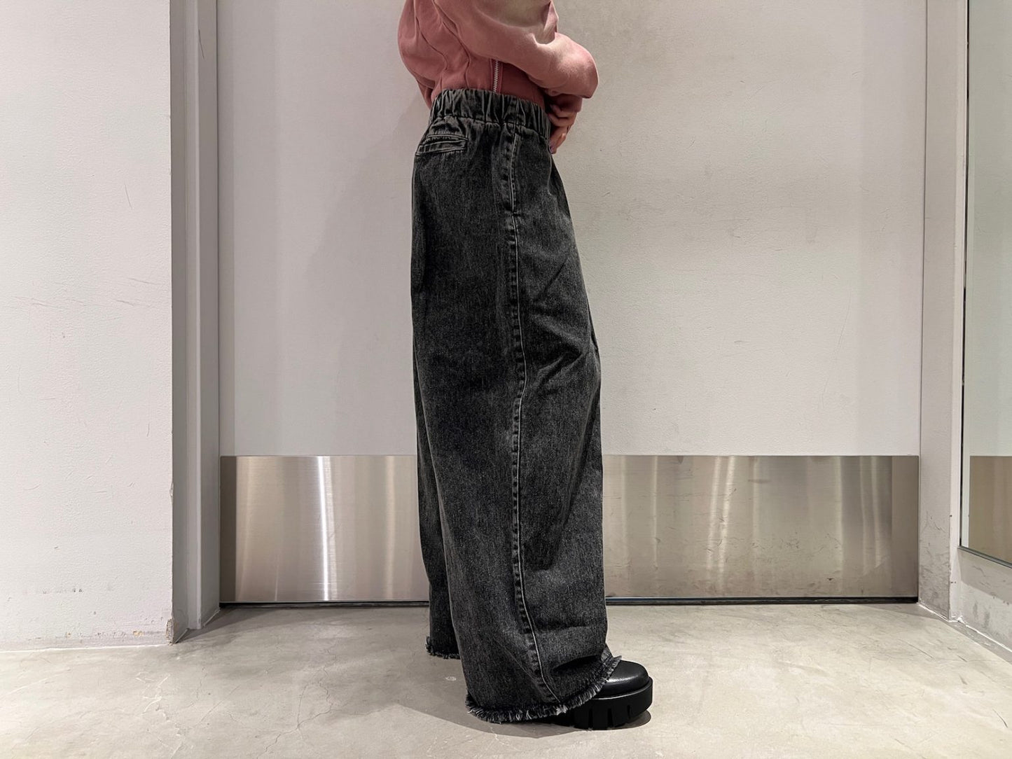 NEW BELTED DENIM
