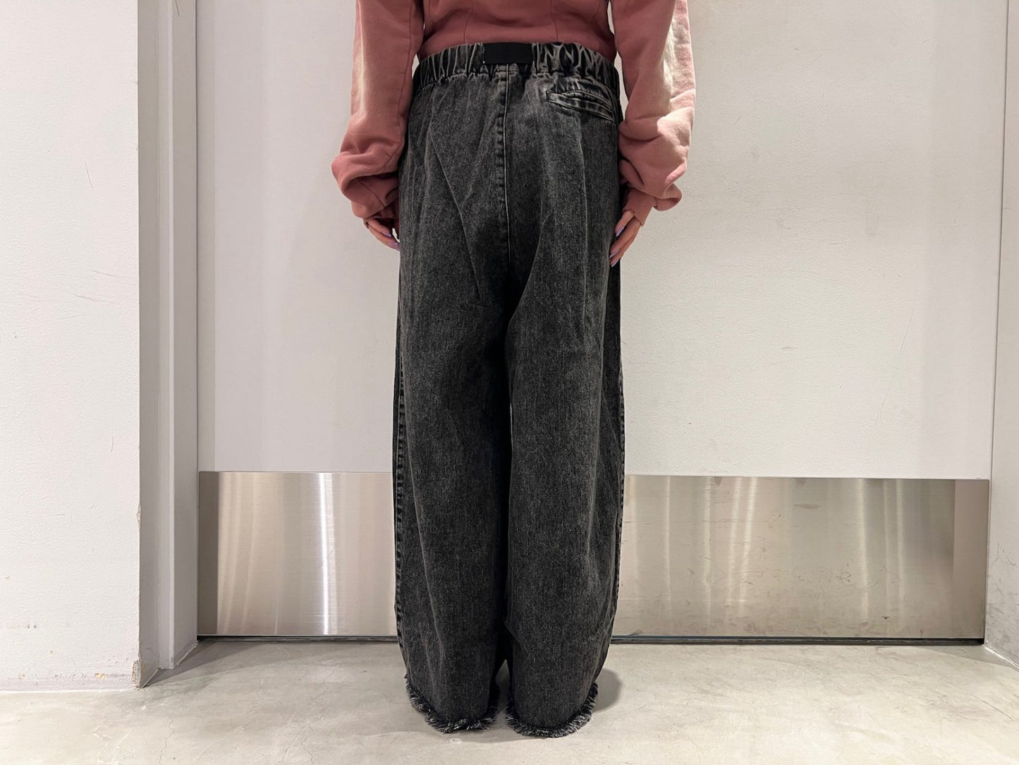 NEW BELTED DENIM