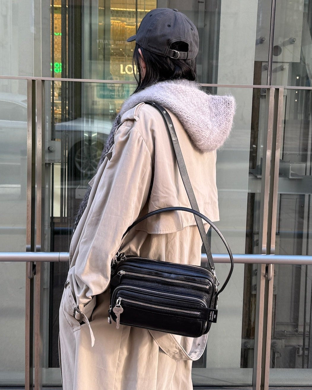Acne Studios ブラックレザー　ショルダーバッグ Acne Studios（アクネストゥディオズ）｜ショルダーバッグ｜[正規取扱
