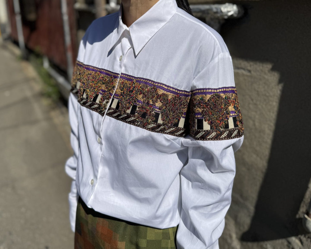 CHLORIS TRIS EMB 4445WW.SHIRT