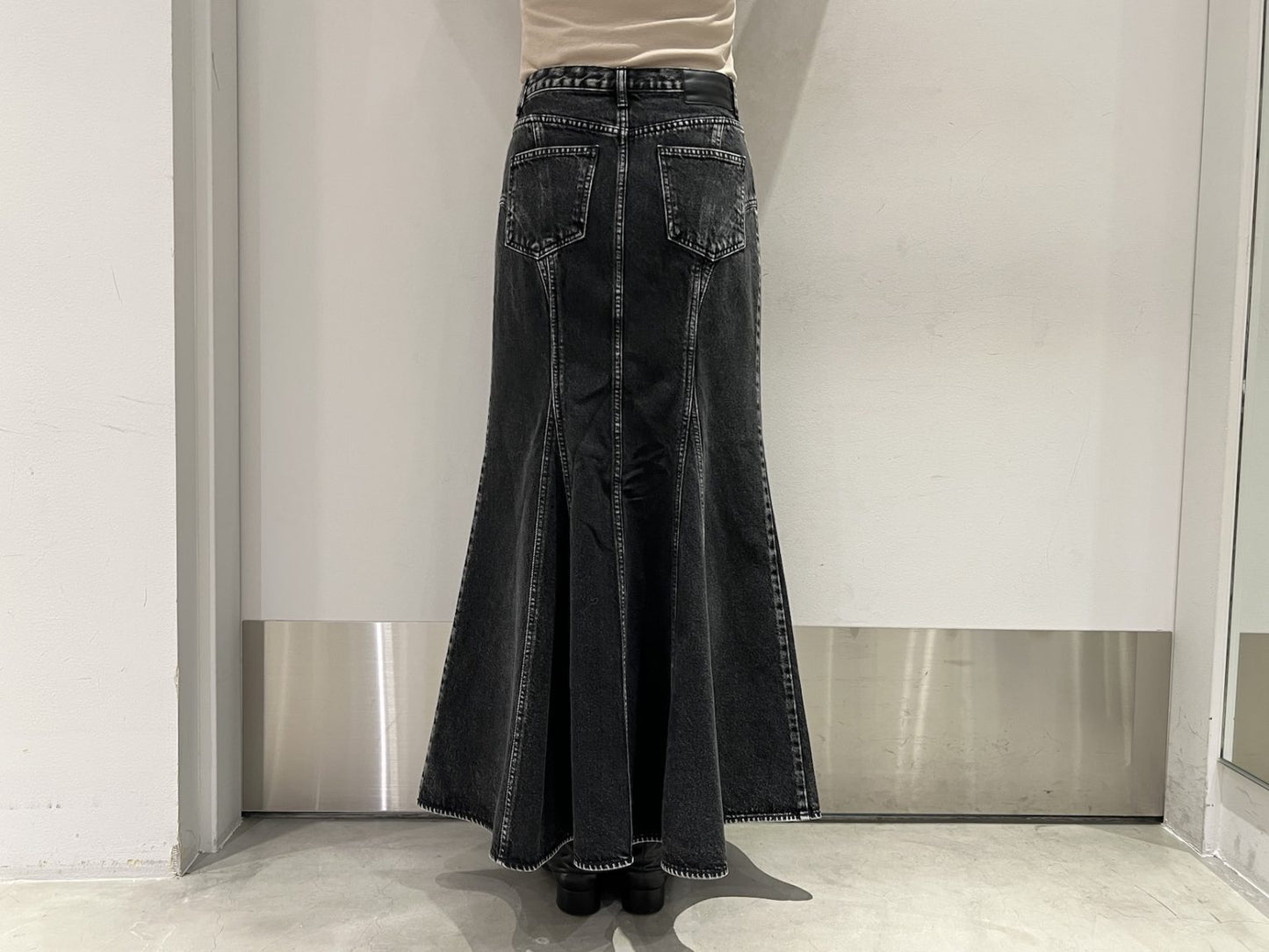 WASHED DENIM MERMAID LINE SKIRT【25AW】