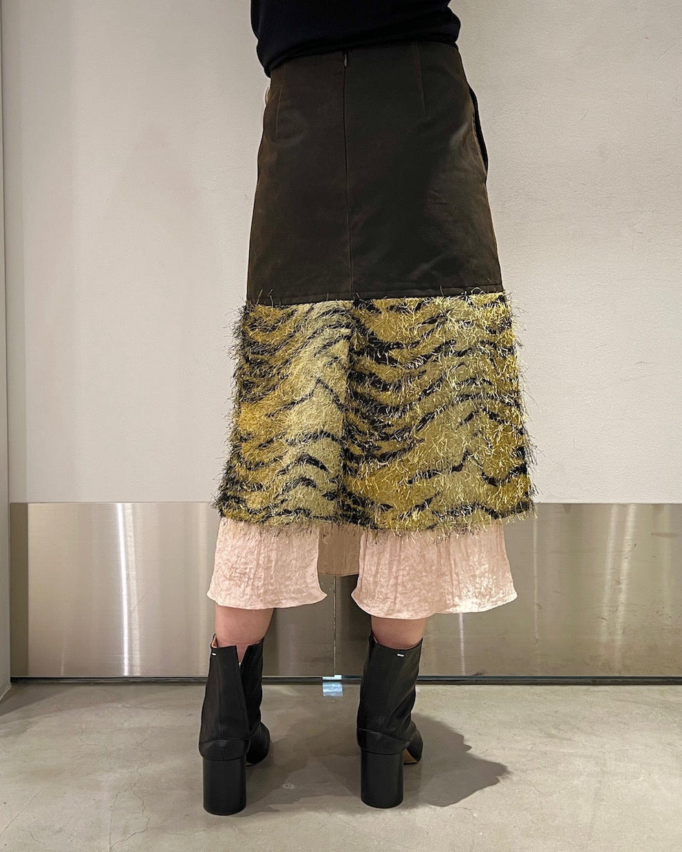 MIXTURE SEMI-TIGHT SKIRT