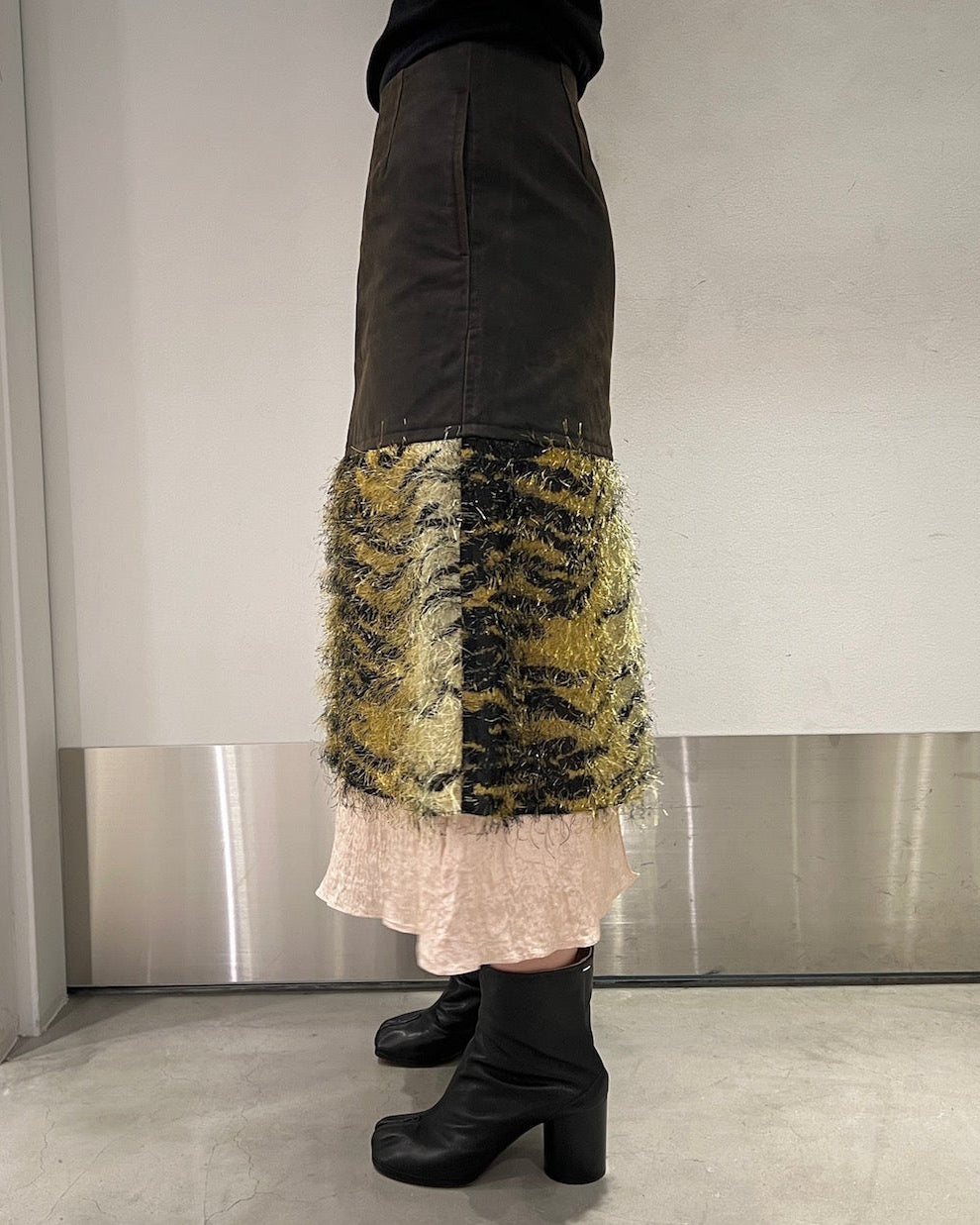 MIXTURE SEMI-TIGHT SKIRT