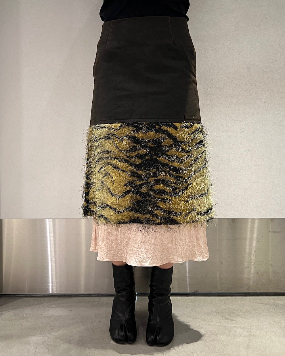 MIXTURE SEMI-TIGHT SKIRT
