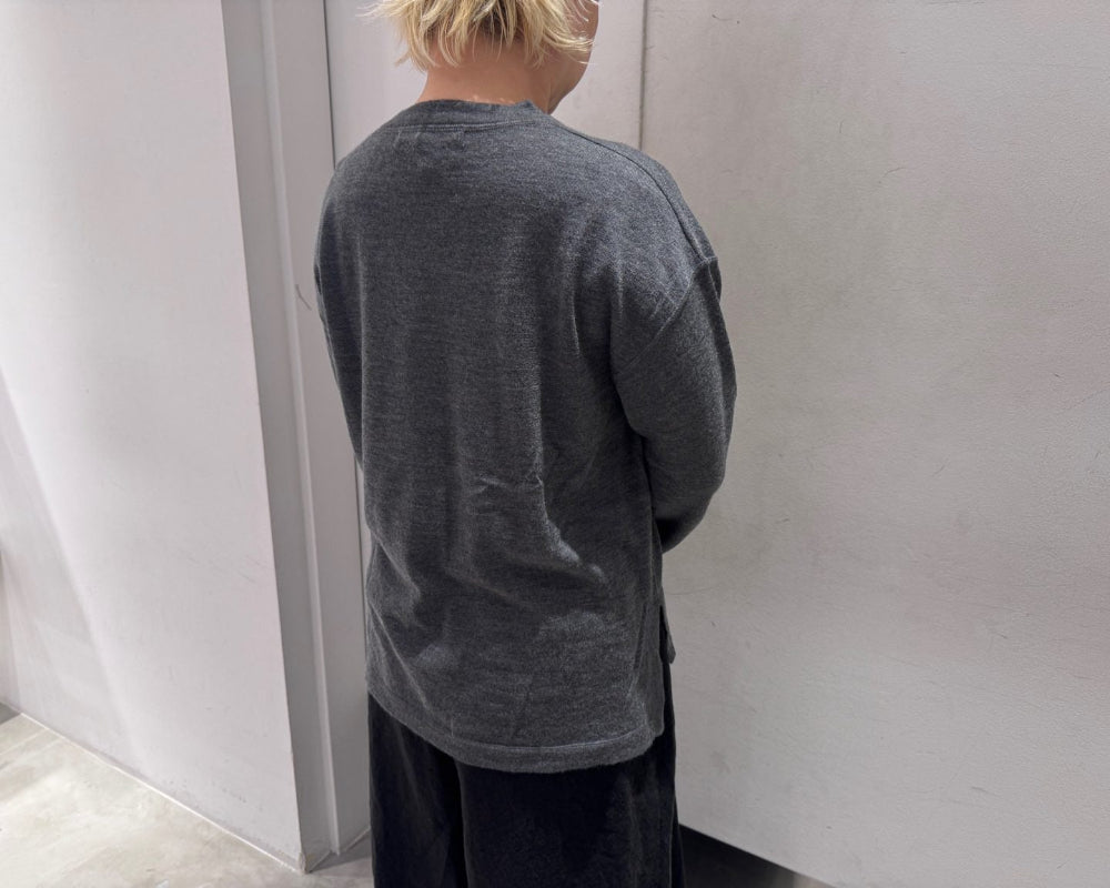 pullover c-neck long sleeves