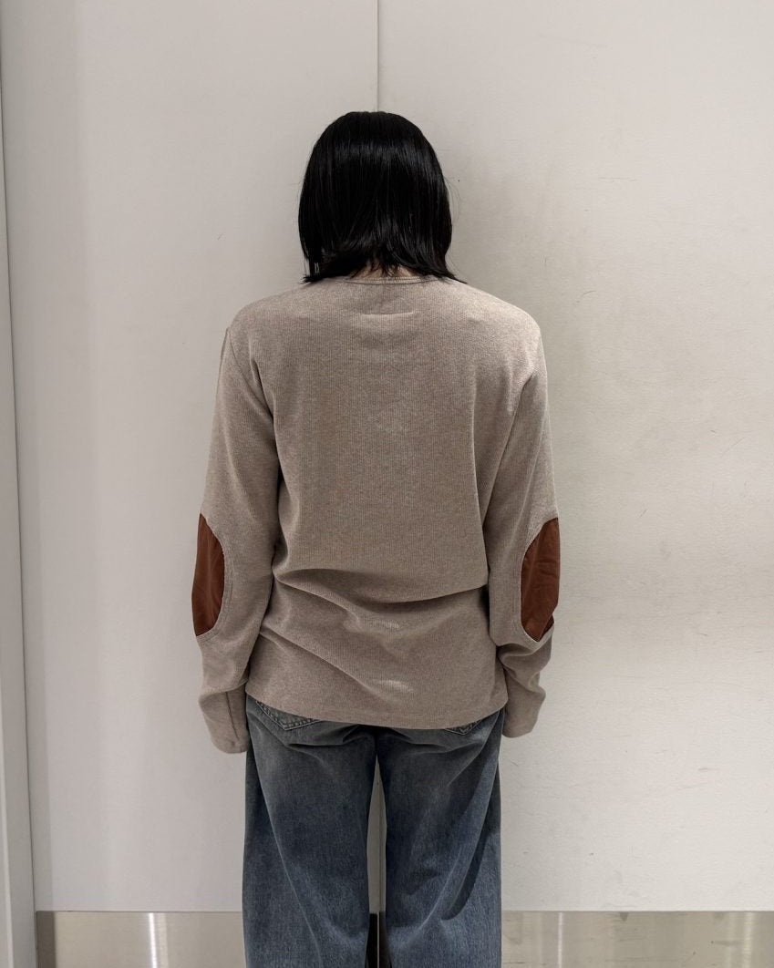 クルーネックリブニット