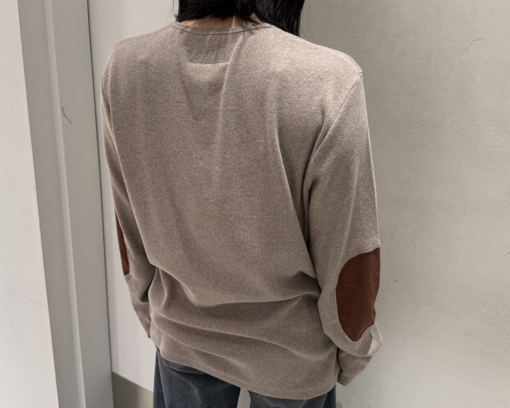 クルーネックリブニット