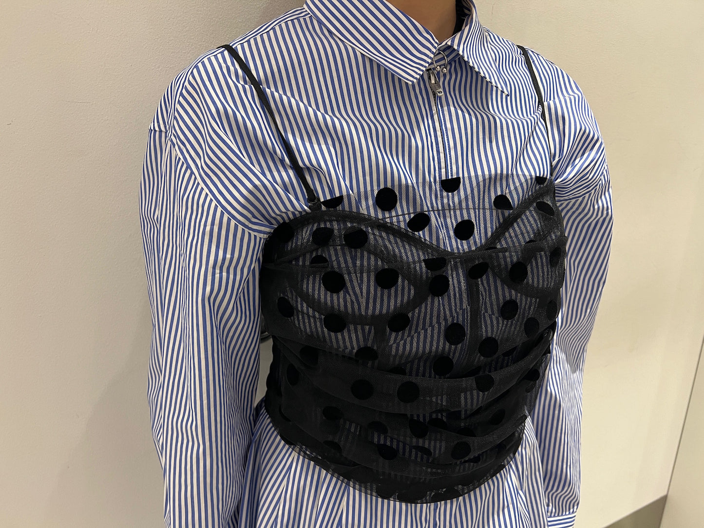 チュールトップス