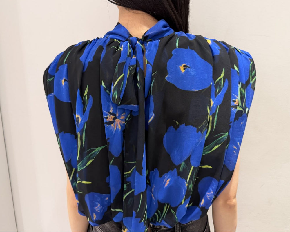 Balloon Hem Pleated Top