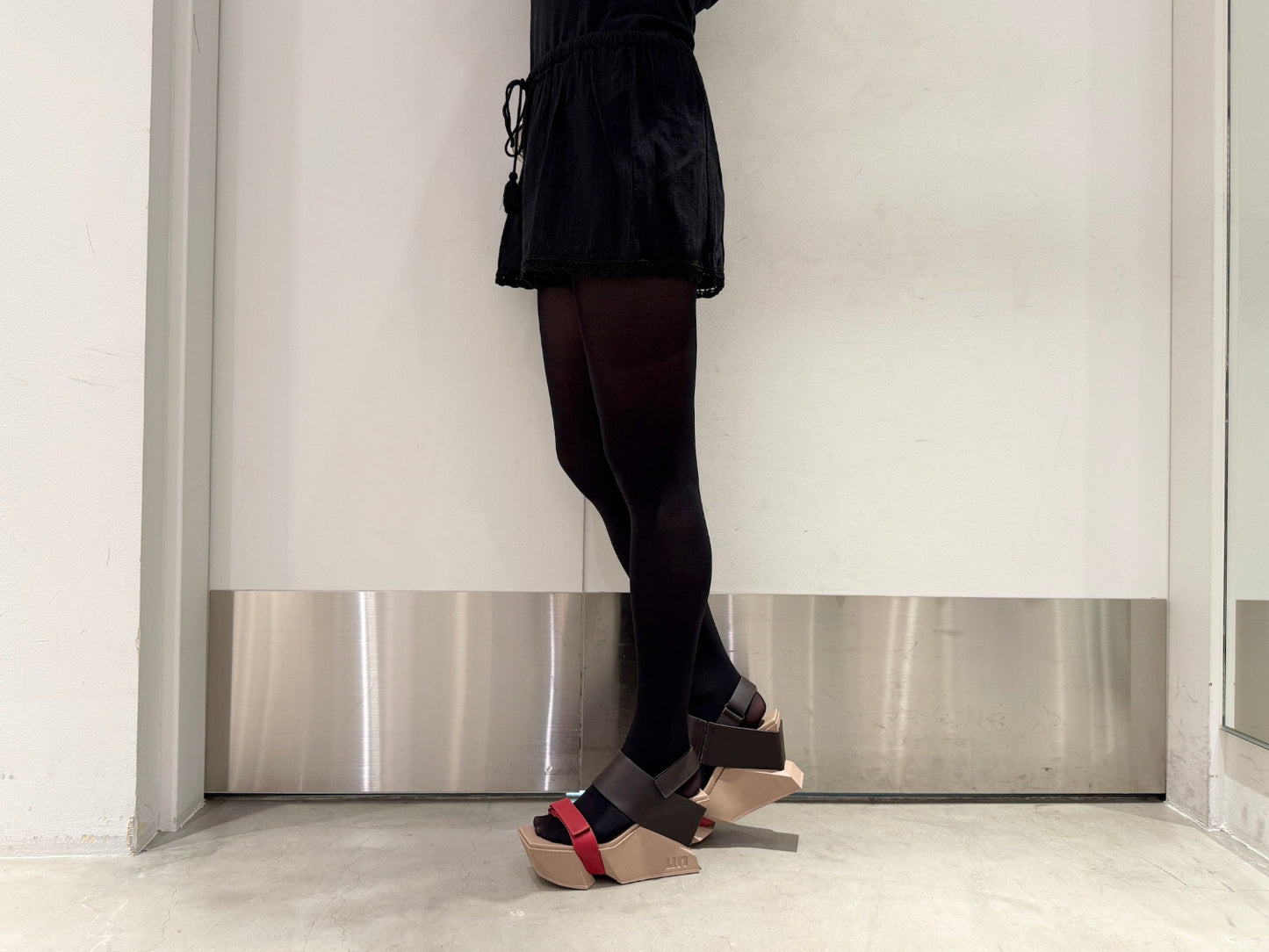 Aran Coverup Short Pants