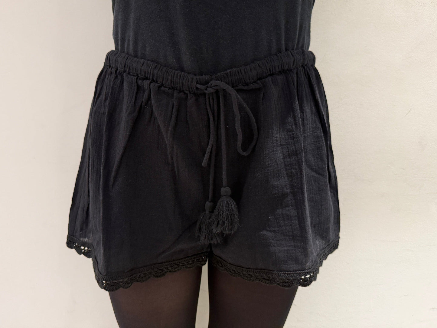 Aran Coverup Short Pants