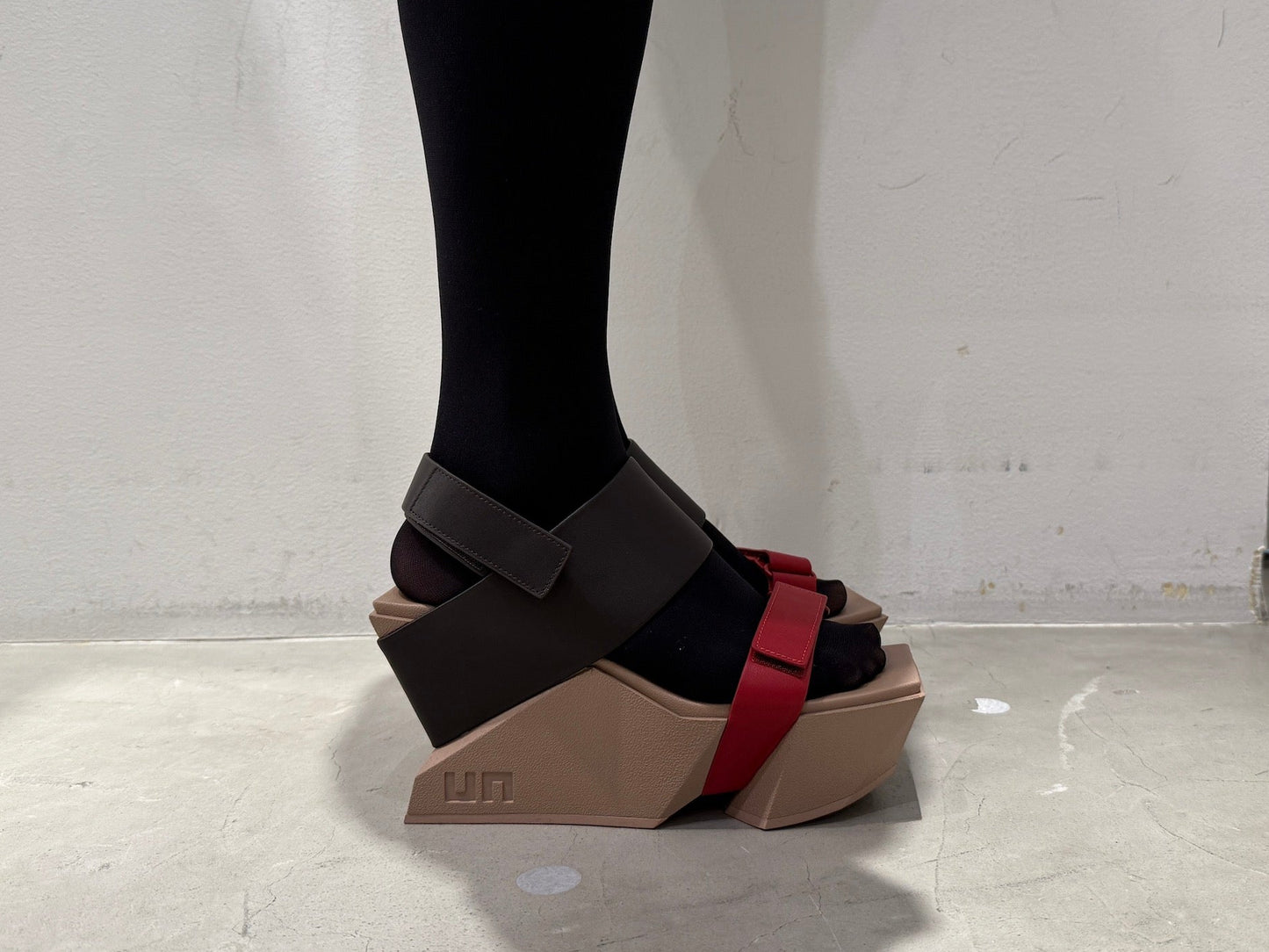 Brutt Sandal