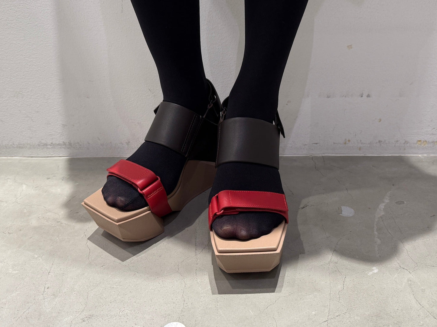 Brutt Sandal