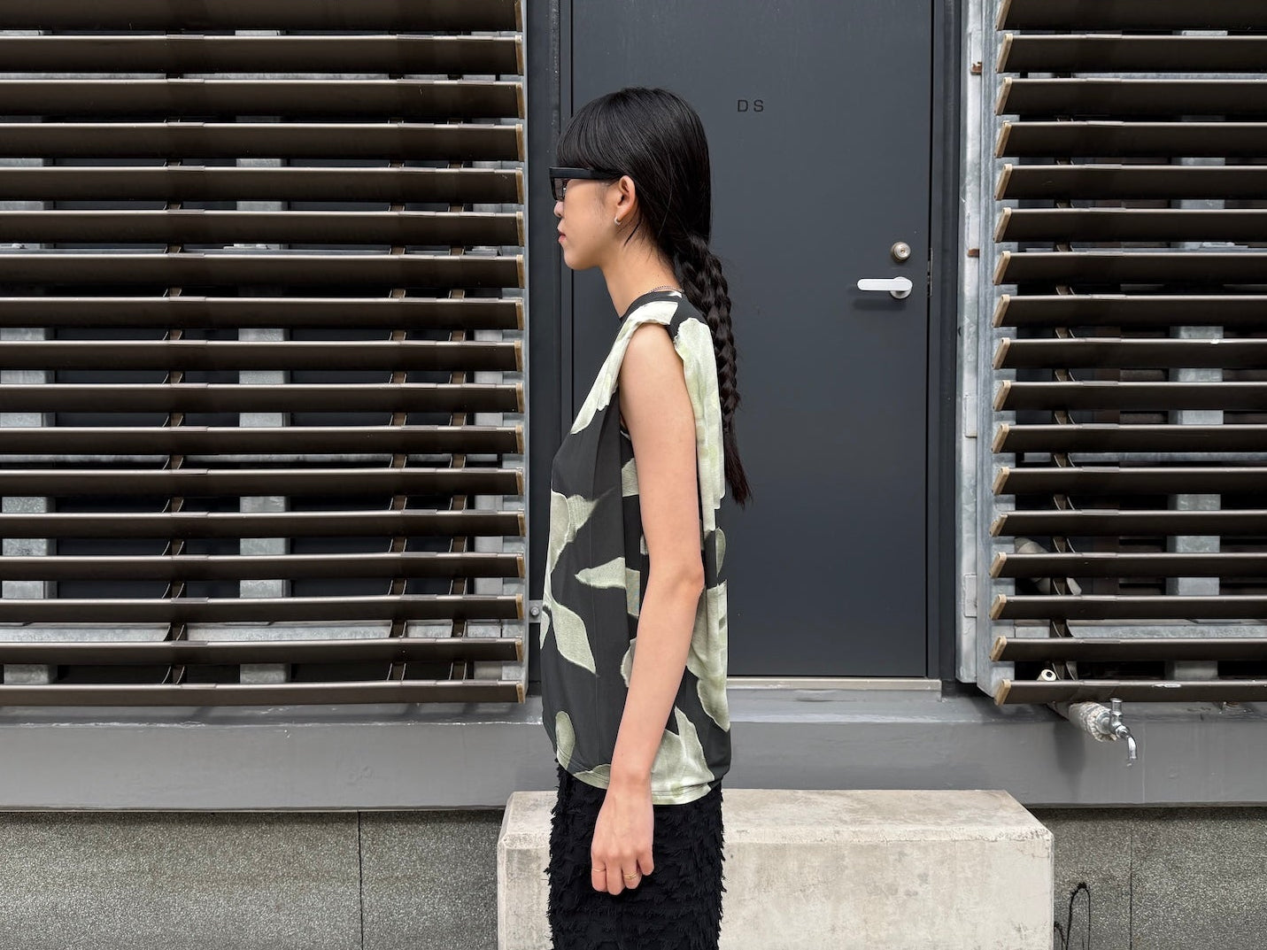 スリーブレストップス