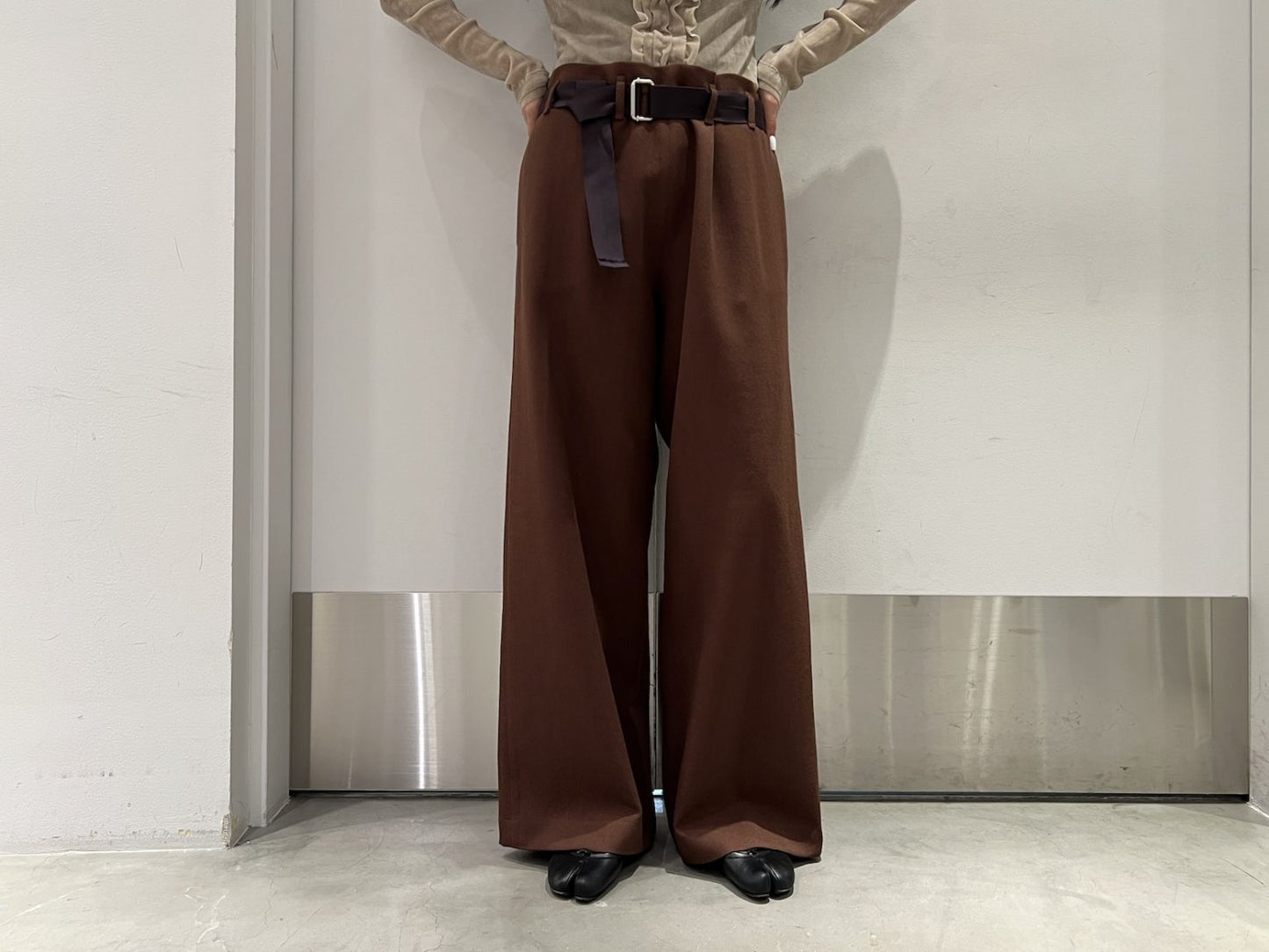 ベルト付ウールワイドパンツ【25AW】