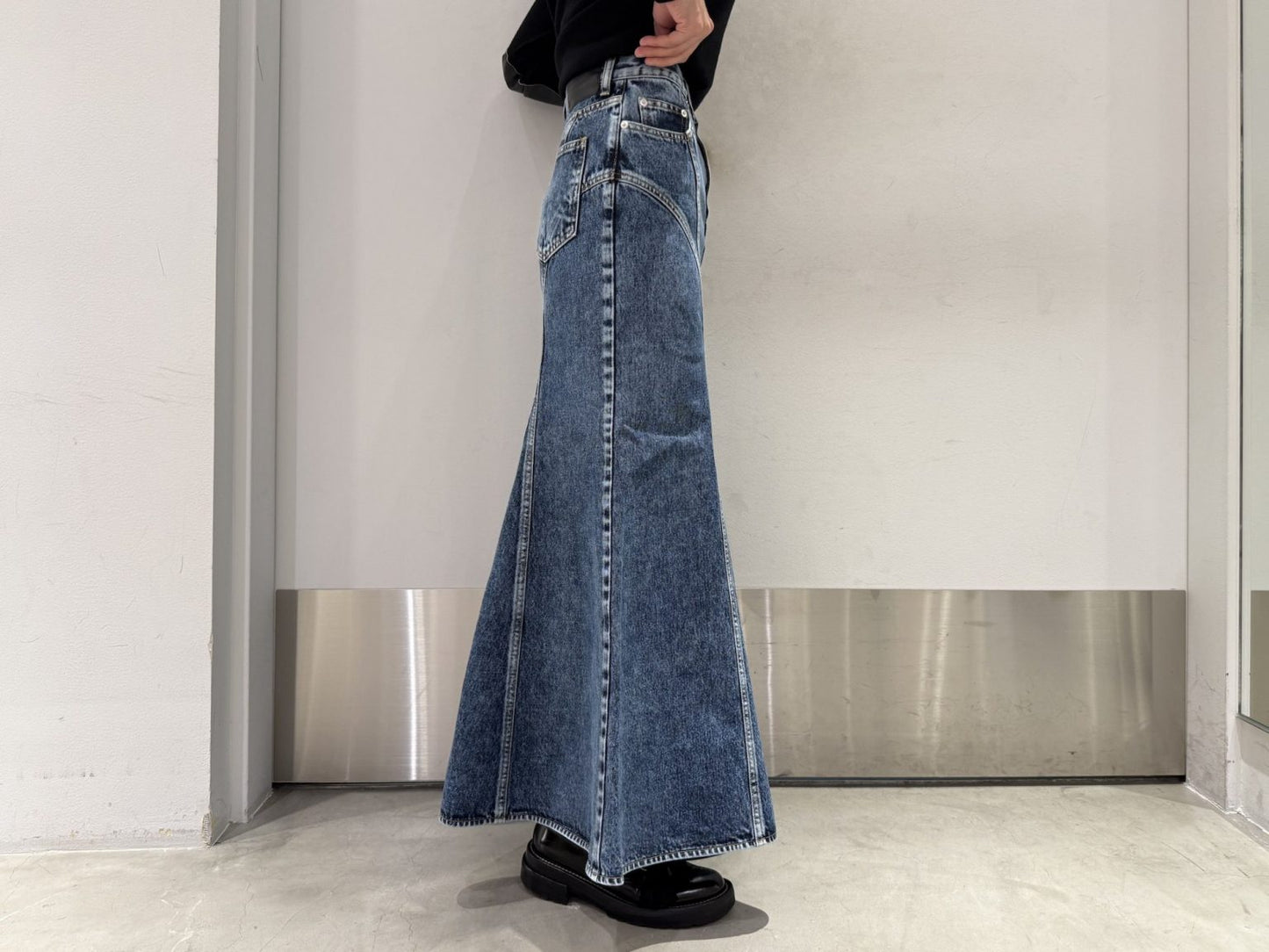 WASHED DENIM MERMAID LINE SKIRT【25AW】