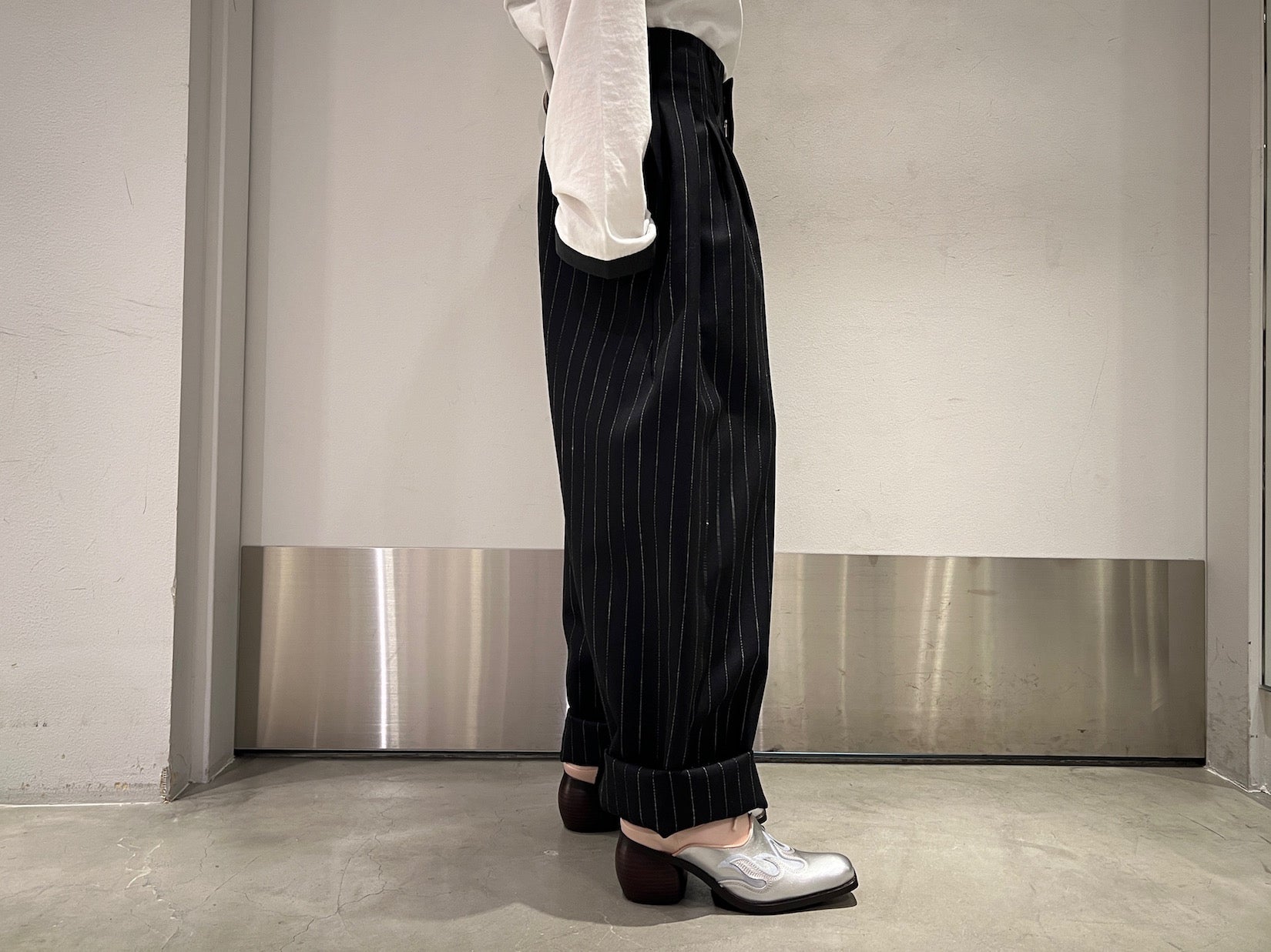 5 TUCK TROUSER PANTS｜OVERCOAT（オーバーコート）通販オンライン