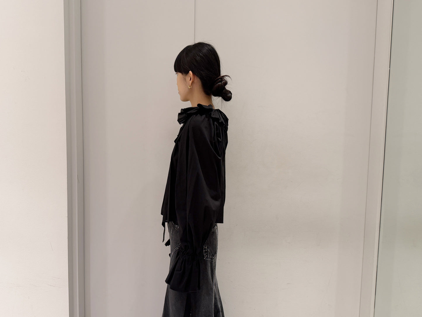 ラッフルブラウス