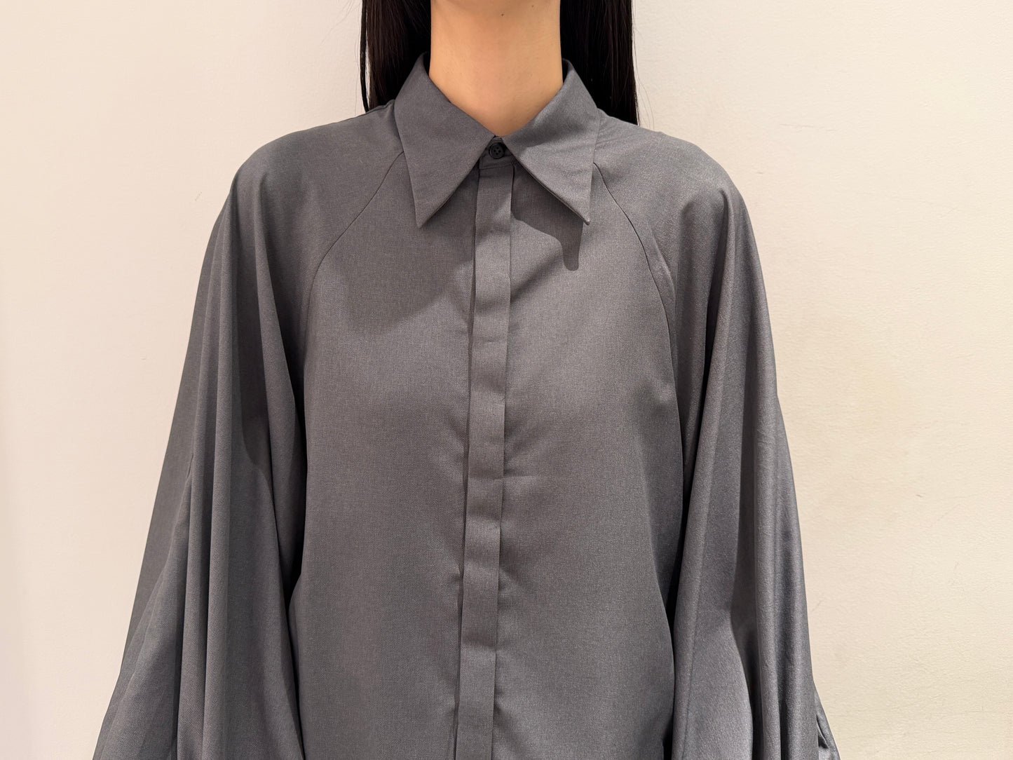 DIFFERENCE GATHER SHIRT