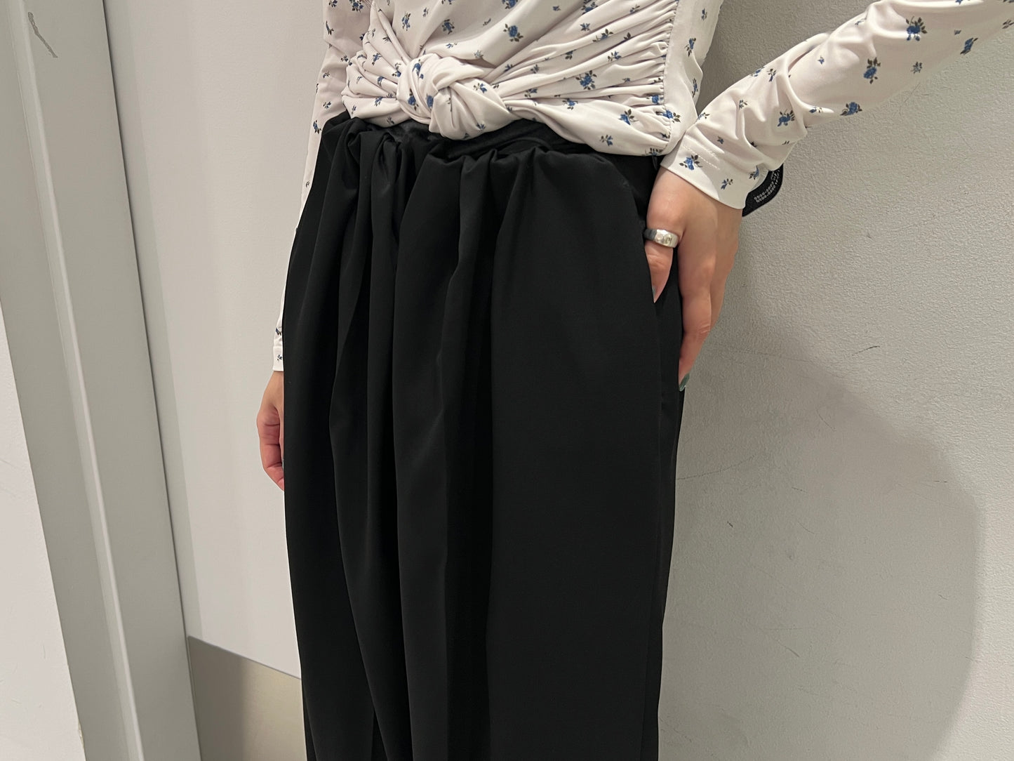 Tightly Gathered Trousers【25AW】