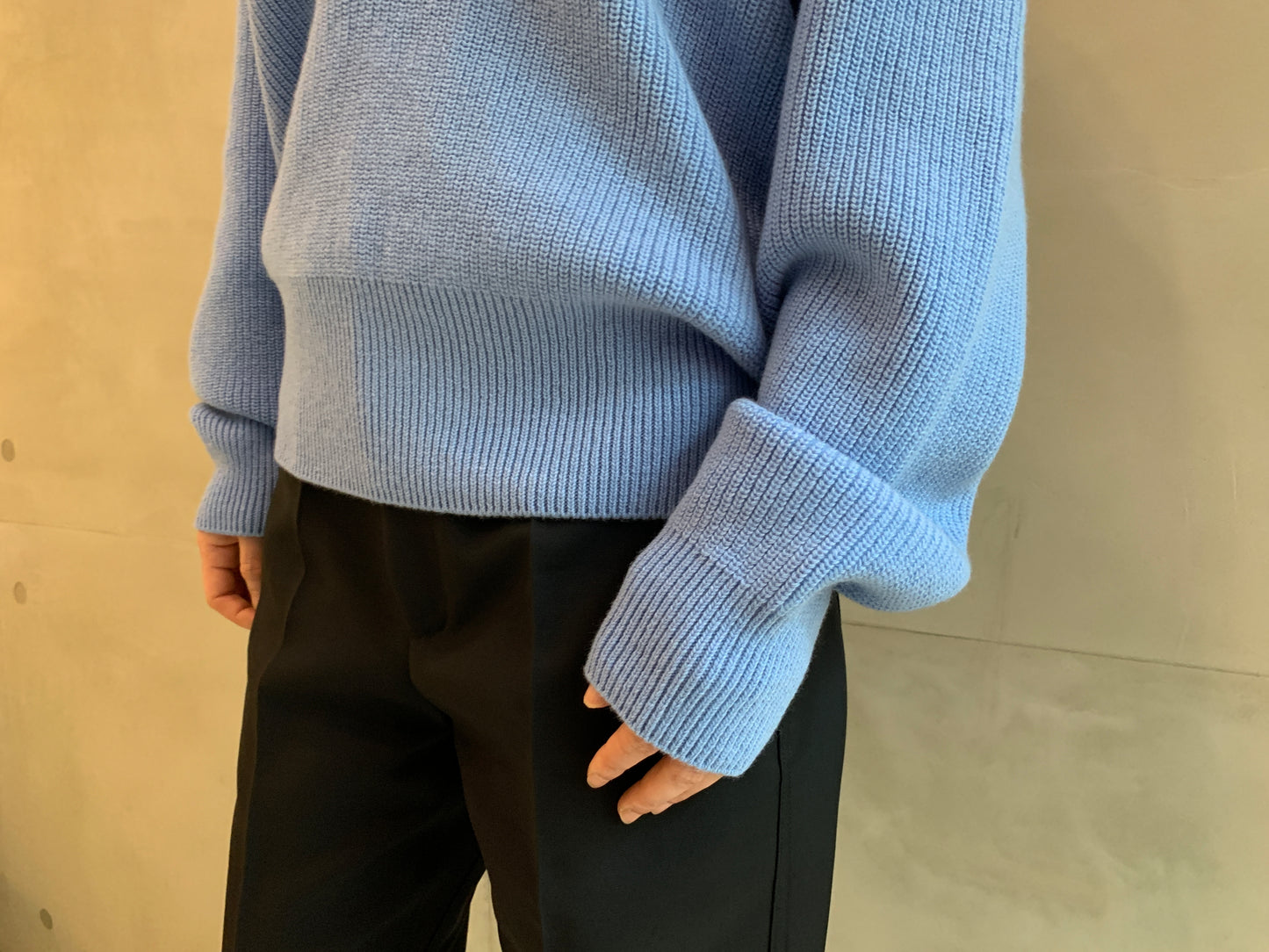 MIRACLE LACE VNECK KNIT【25AW】　