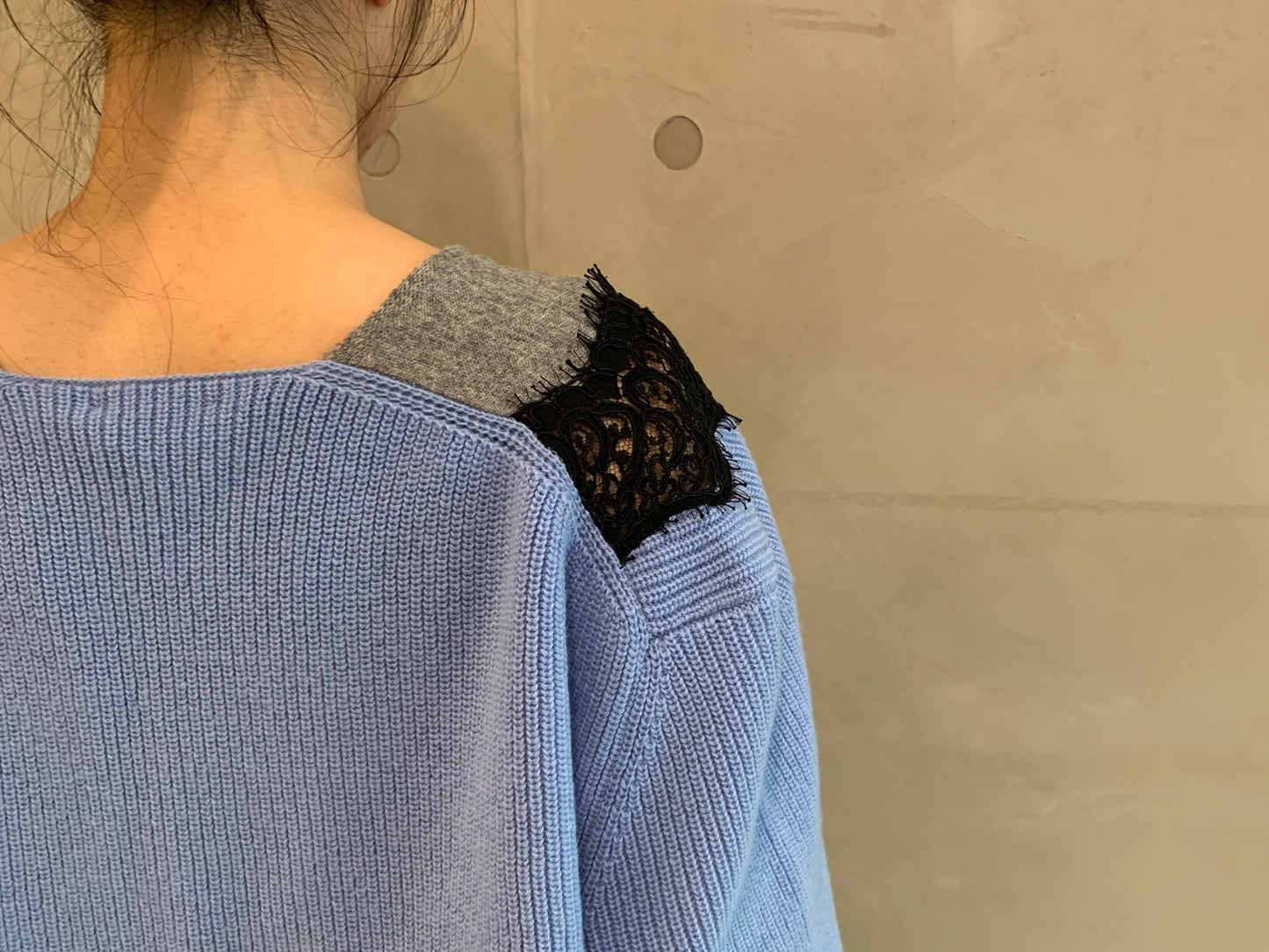 MIRACLE LACE VNECK KNIT【25AW】　