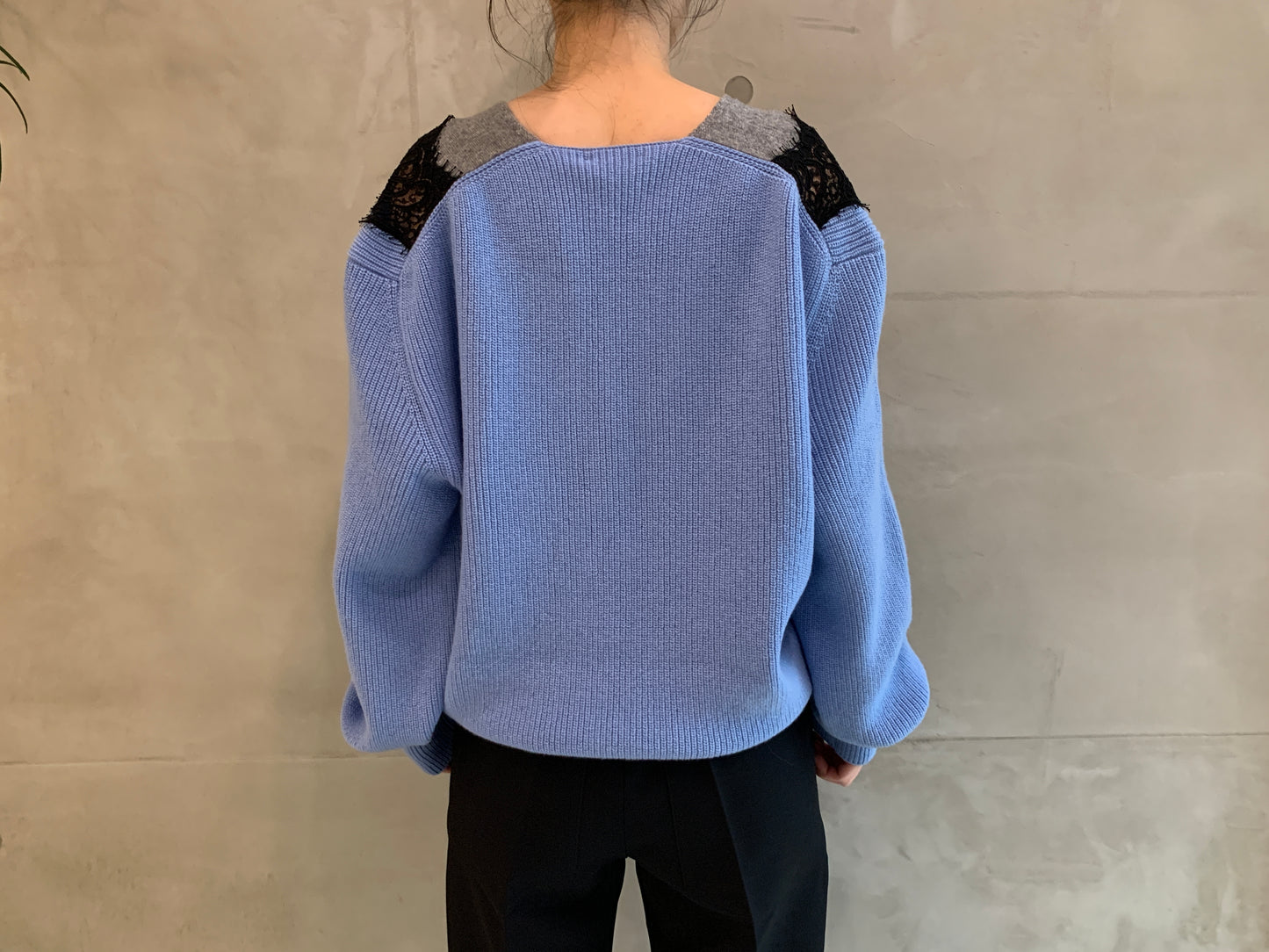 MIRACLE LACE VNECK KNIT【25AW】　