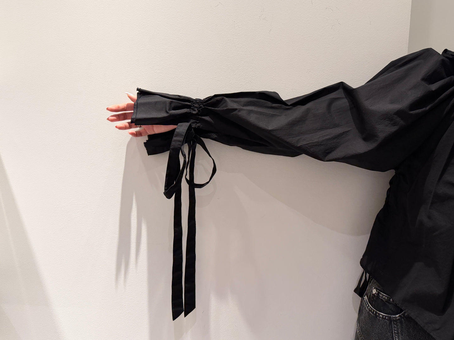 ラッフルブラウス